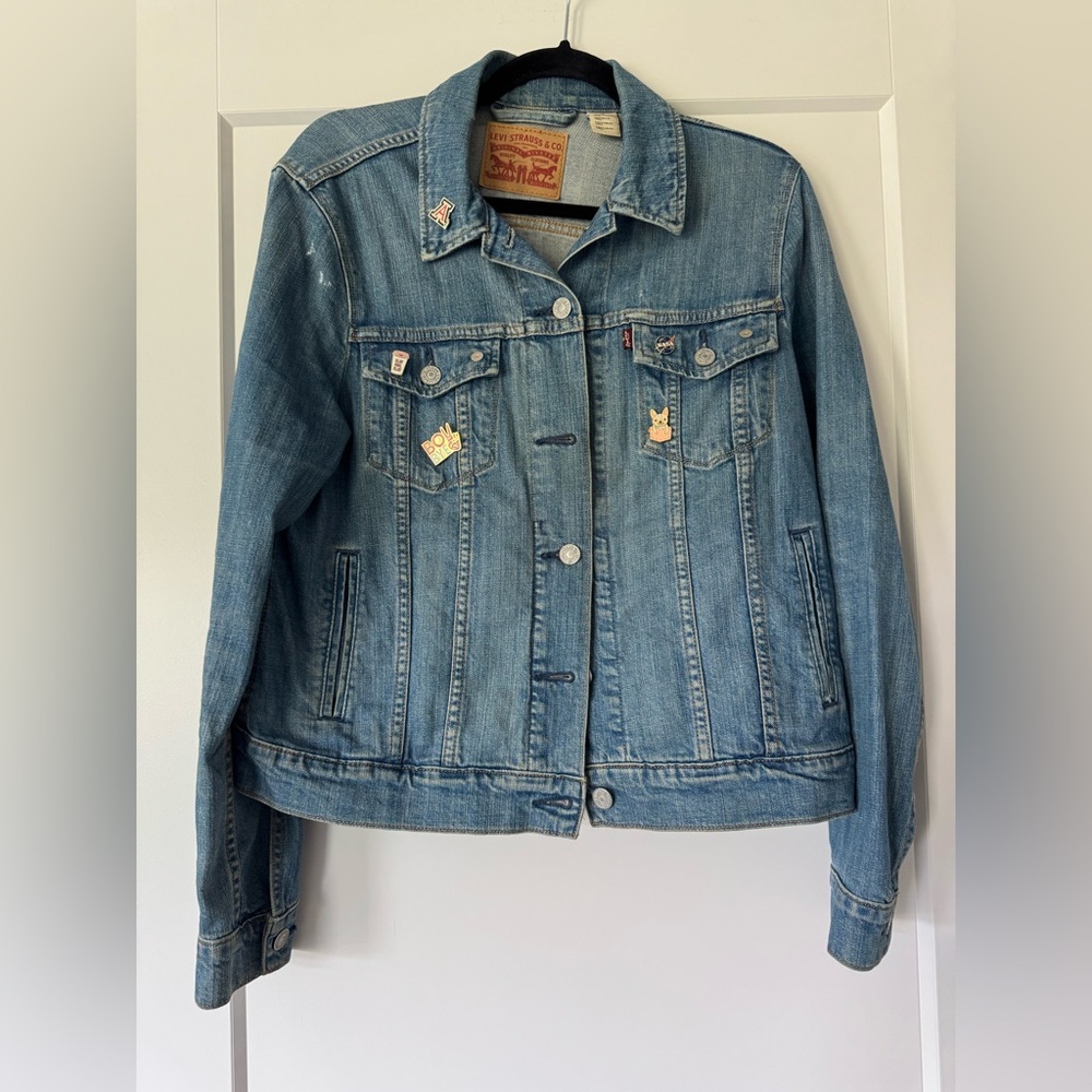 Levi's Light Blue Denim Jacket with Pins Size L